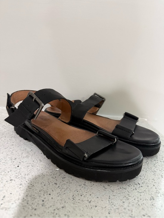 Madewell Shoes - Madewell Black Leather Platform Buckle Sandals